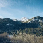 Montanha coberta de neve