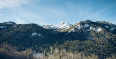 Montanha coberta de neve