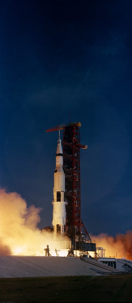 Lançamento do foguete Saturno V da Apollo 11